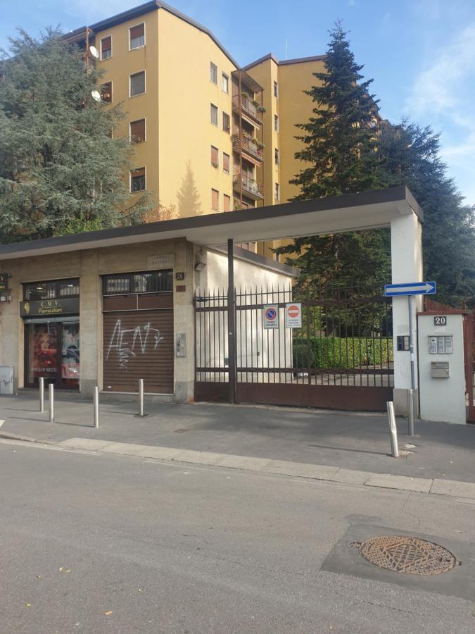 Maffucci 24 Bilocale Molto Spazioso E Moderno Milão Exterior foto